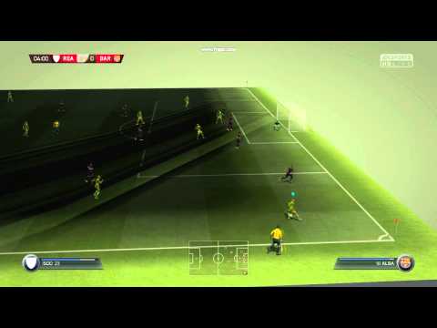 Video: FIFA 15-bug Verandert Chique Sim In Speeltuinvoetbal