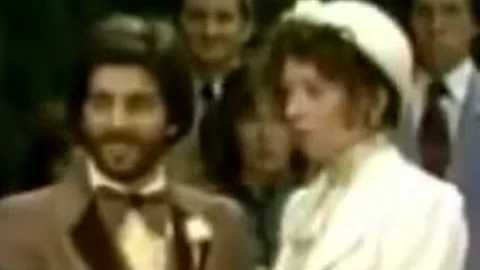 Michael Lembeck in Max Horvath marries Julie Cooper