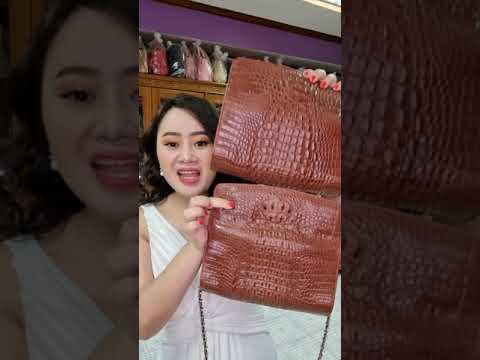 กระเป๋าหนังจระเข้แท้สนใจโทร 081 771 6210