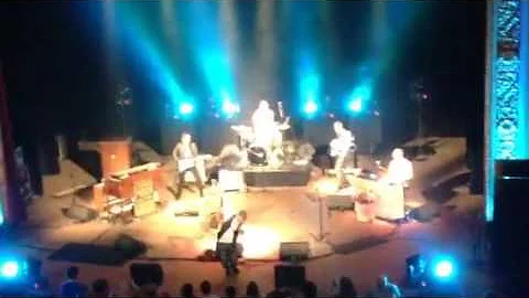 Alice Stratton teaches Funky Duck dance. Vulfpeck ...