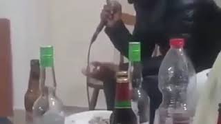 Zenci Şarkı Söylüyor