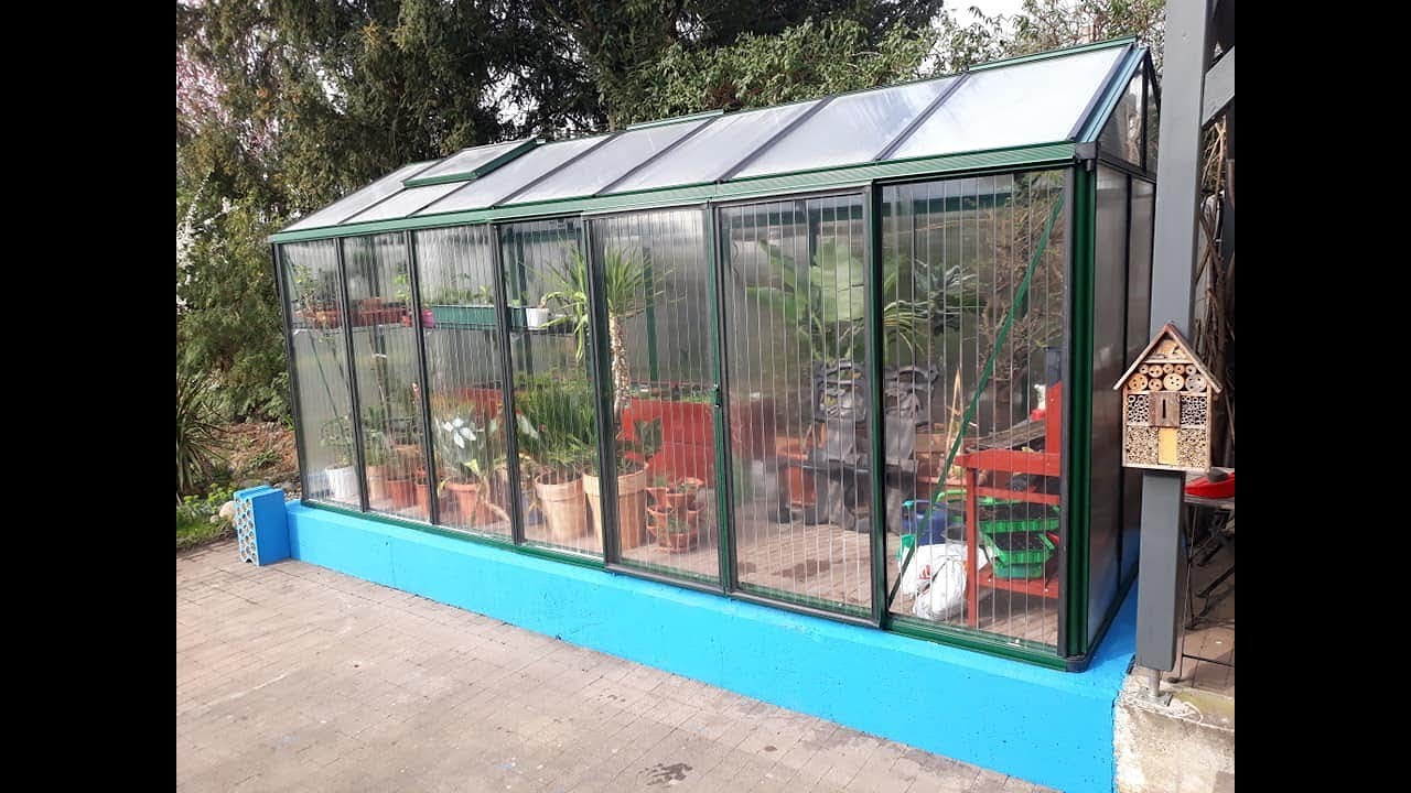 Betonfarbe im Garten