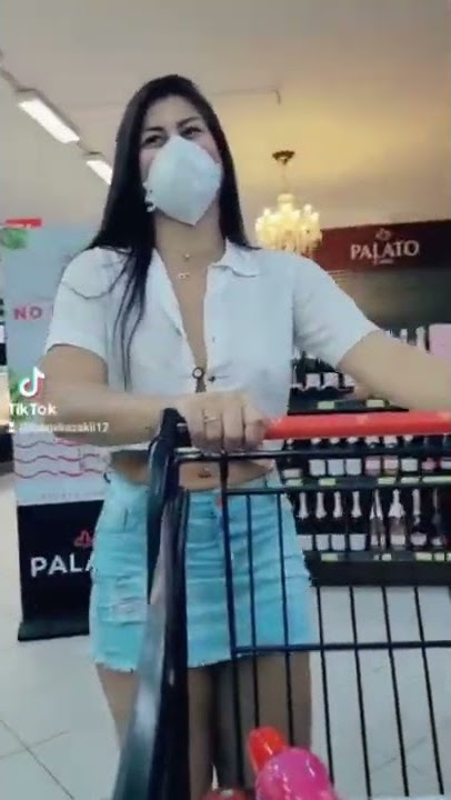 Luana kazaki no mercado