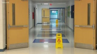 Flu closes schools, packs health clinics in Scott County