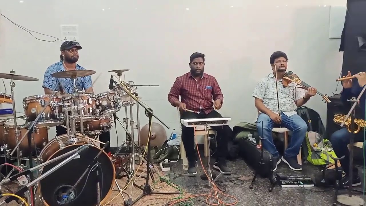 Um patham paninthen song instrumental