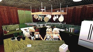 Roblox | Bloxburg | 2020: Lika's kitchen. I am cooking with my friends.