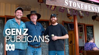 Gen Z publicans pay off Stonehenge Hotel in Longreach, with loan from former owner 🍻 | ABC Australia
