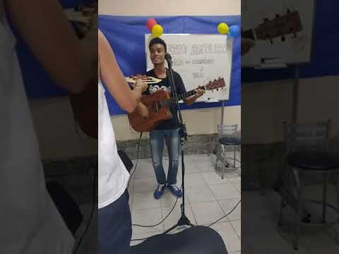 Apresentação do cantor Anderson Araújo na sede da ComCausa