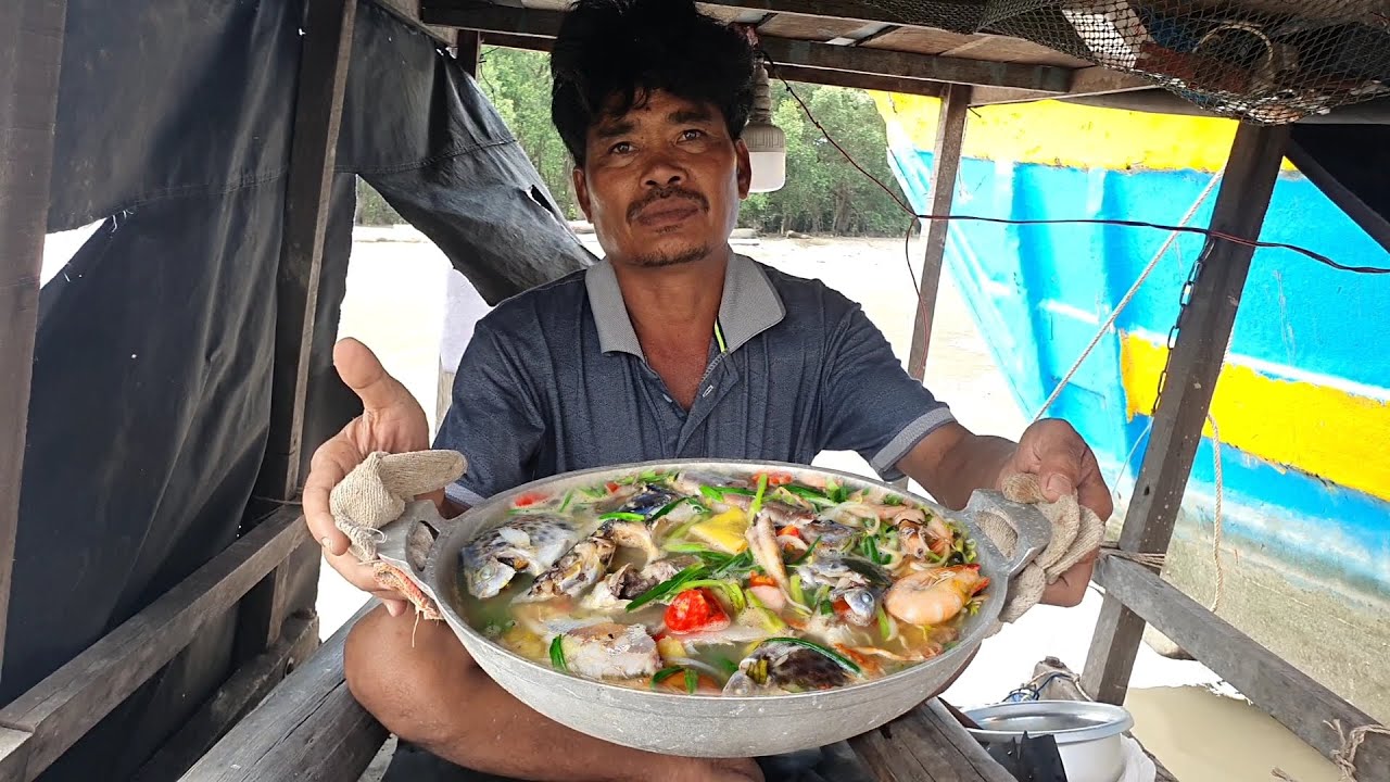 Chuyến Biển Đầu Năm Và Món Ngon Canh Chua Cha Nấu | Ngư Dân Miền Tây #199