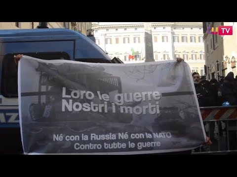 Ucraina, studenti romani in presidio contro tutte le guerre in solidarietà al popolo ucraino