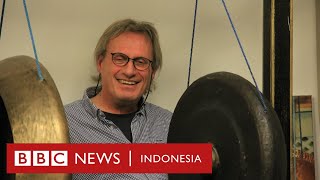 Simon Cook: 'Orang Sunda di Inggris', piawai gamelan melebihi orang Jawa Barat - BBC News Indonesia