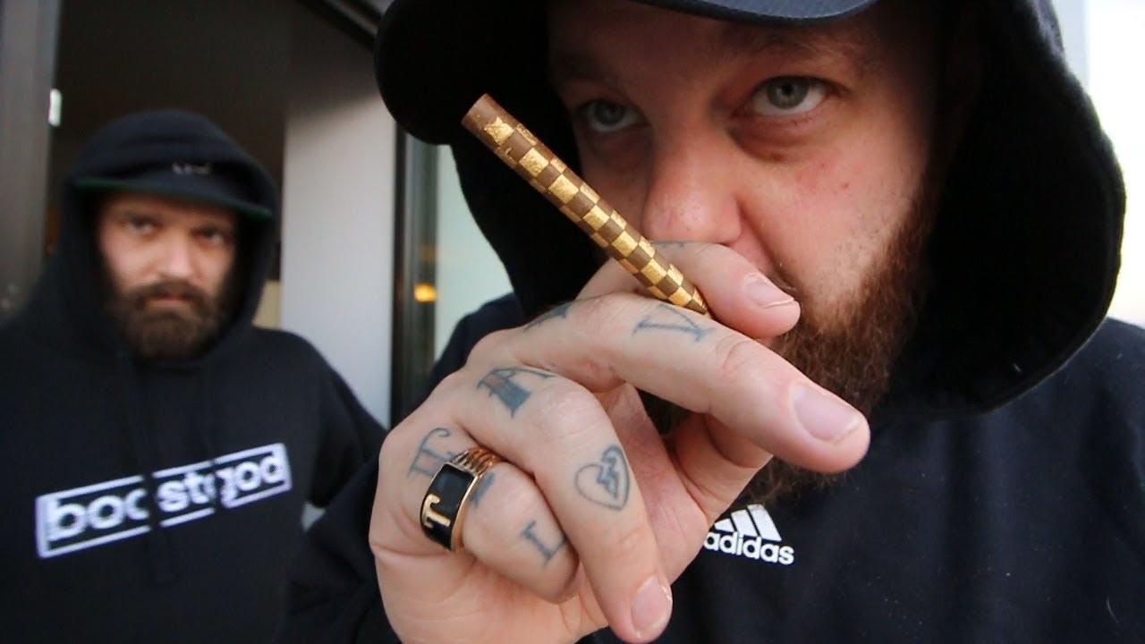 24K Gold Blunt + Last shoes I'm copping in 2017 + Mystery Bags drop Tomorrow!!