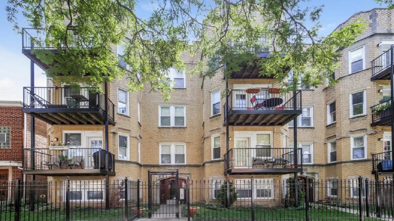 2533 West BERWYN Street, CHICAGO, IL Presented by Choose City Living