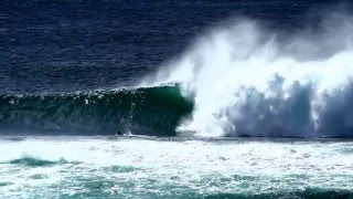 Замедленное видео большой волны. Ураган. Цунами. Slow motion.(Большая волна набегает на берег. Тихий океан бушует., 2015-12-17T15:35:47.000Z)