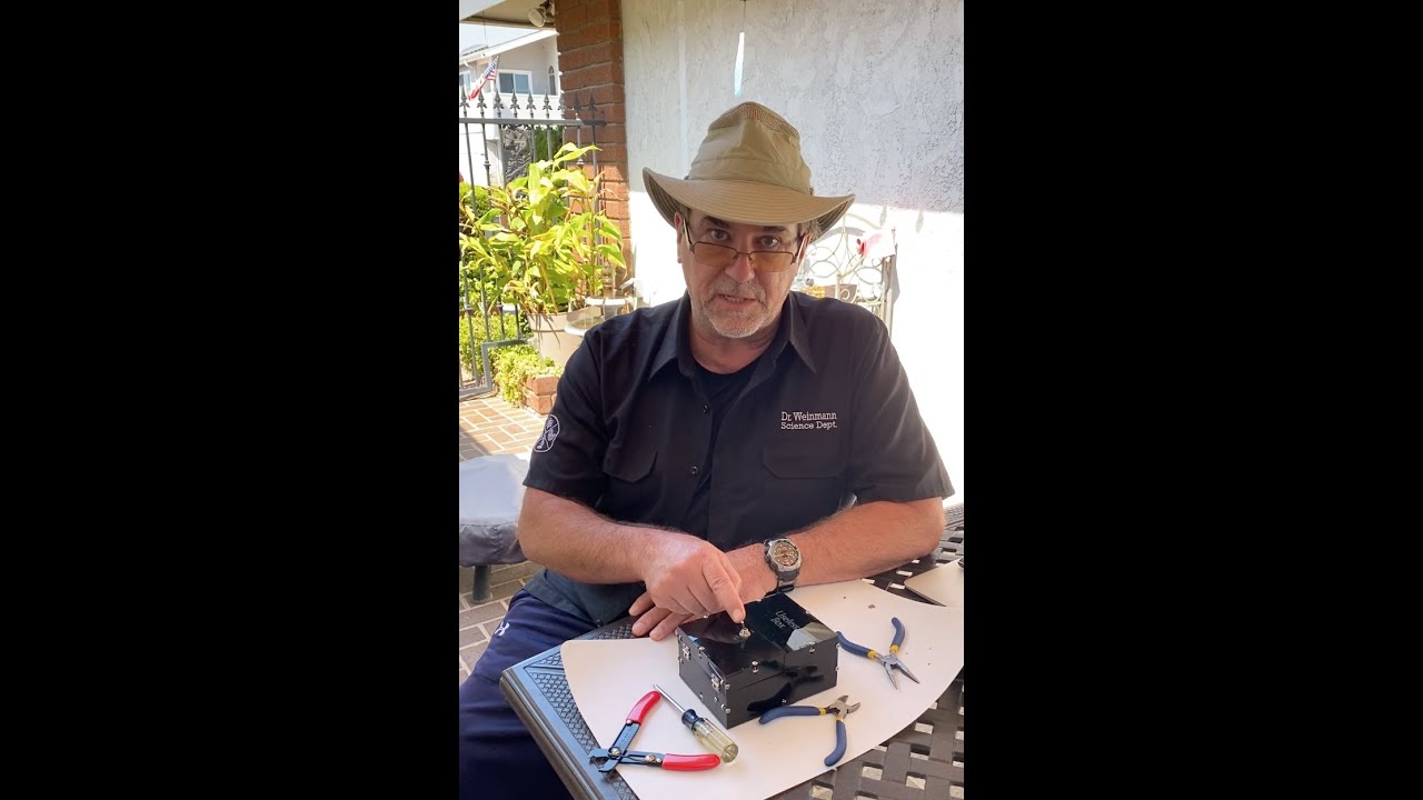 Dr. Weinmann demonstrates the Useless Box (April 2020)