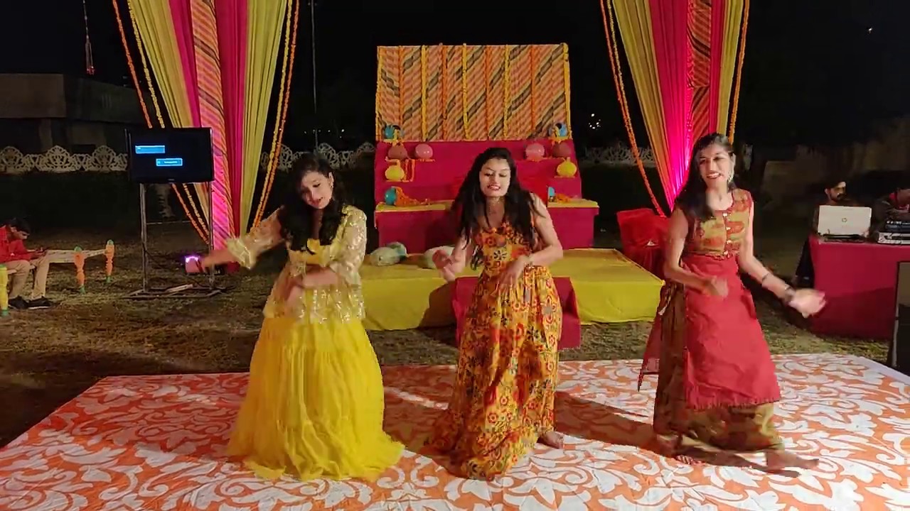 Mehendi Performance | Bridesmaids | Bano Rani | Mehendi Raachi | Easy ...