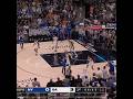 NBA - Brunson gets to his spot and scores 👏