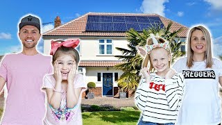 EXCLUSiVE TOUR OF THE NEW FAMiLY FiZZ HOUSE!!! đ **cinema room**