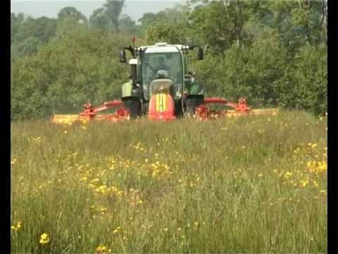 Fendt 724 with Pottinger butterfly mowers - YouTube