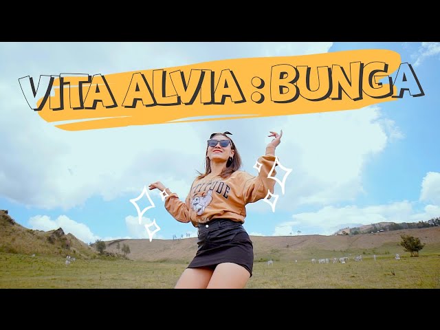 Vita Alvia - Bunga (Official Music Video ANEKA SAFARI) class=