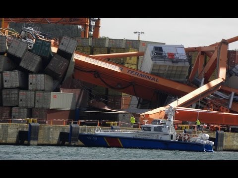 Wypadek statku w Gdyni. Prom uderzył w nabrzeże, przewrócił suwnice. Gdynia Port BCT