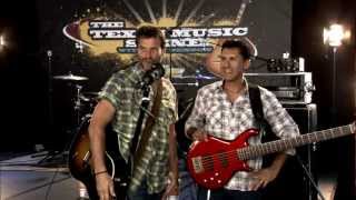 Deryl Dodd sits down with the Texas Music Scene to talk about his new CD "RanDDom as I Am"