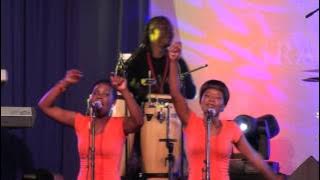 Worship House (feat. Mark Sathekge). - Re Kopantswe Ke Morena Jeso (Live)