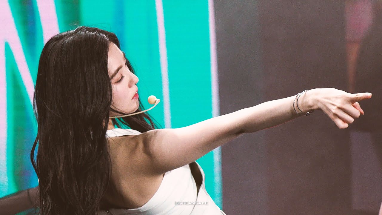 [4k] 250830 Trampoline - 레드벨벳 아이린 & 슬기 (Irene Focus) 직캠 fancam ‘The K Showtime in Vietnam‘