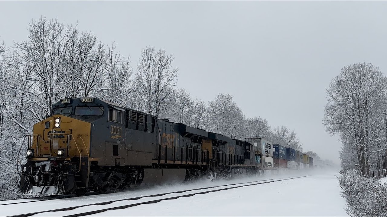 CSX I104 Dashes Through the Snow! Jordan, NY (1/7/24) [4K60] - YouTube