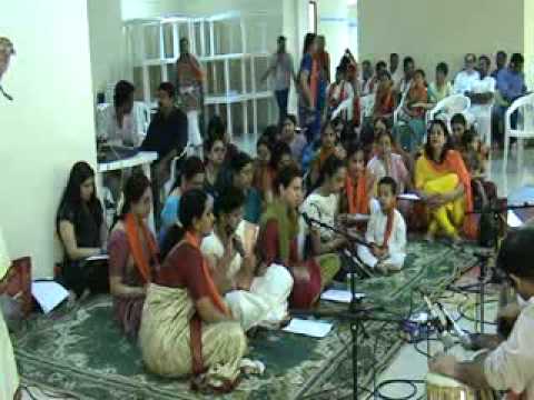 Preethi Kamath sings Gaayiye Ganapathy at Akhanda ...