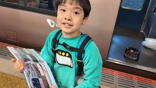 Takkun waits for the Romancecar EXE (30000 series). March 7, 2026.