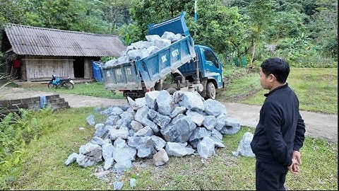 Bất ngờ anh Minh Vận chuyển vật liệu gấp xây nhà 2 người phụ nữ kỳ lạ ở Lùng Chang. Nguyễn Tất Thắng
