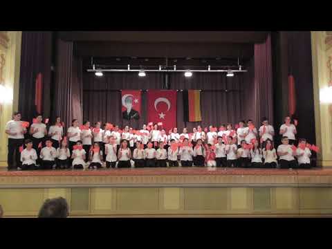 Ay Yıldızlı Bayrağım. Almanya 23 Nisan Kutlaması