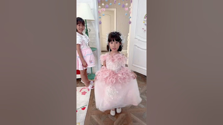 大家觉得妹妹穿哪套礼服更好呢#姐妹日常 #走秀 #购物挑战#挑战