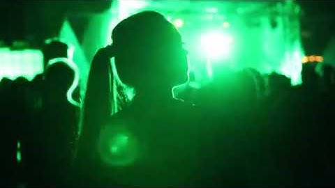 Girl Dancing in Crowd |  Free Stock Footage [ Bokeh / Rave / Party / Lights / blurry ]