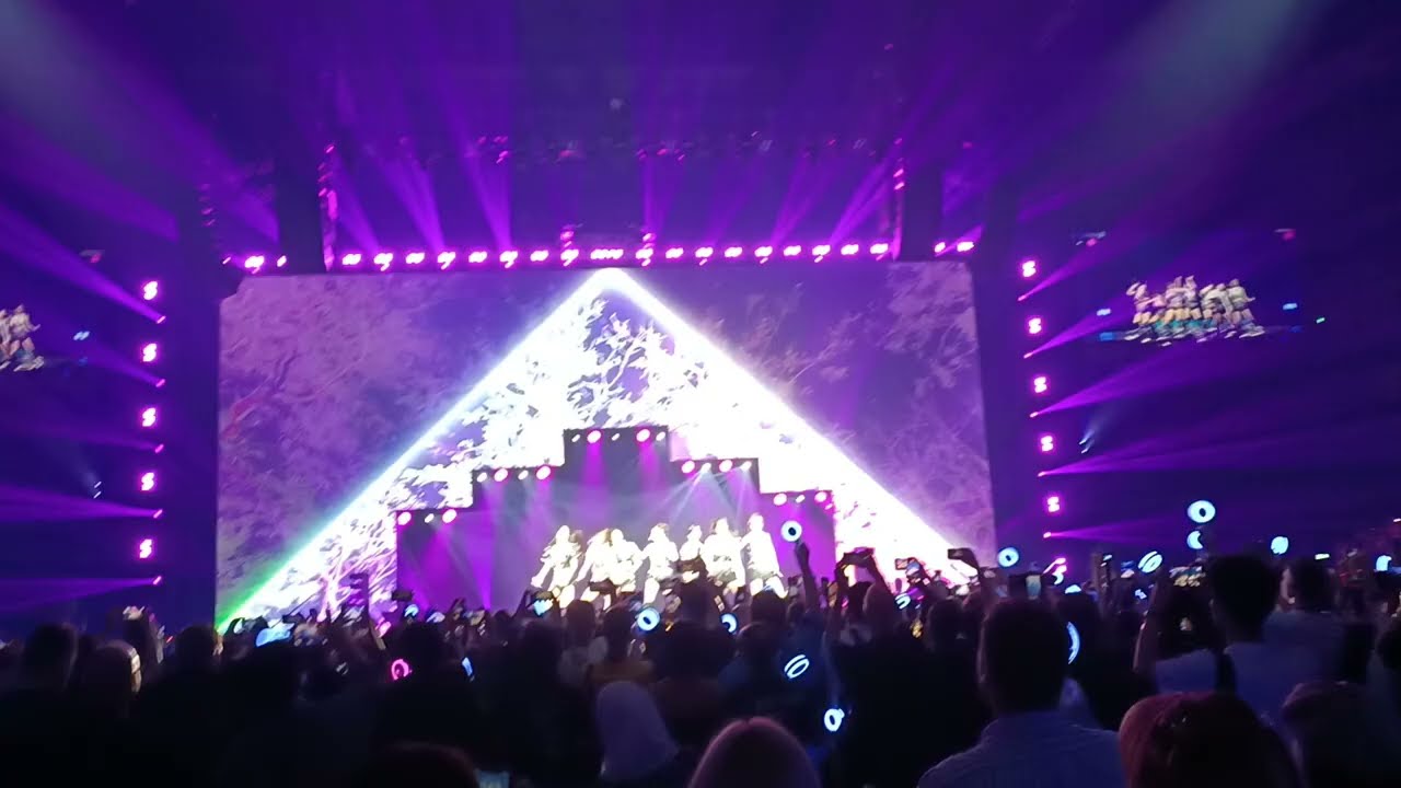 TWICE in Berlin d2 MORE & MORE