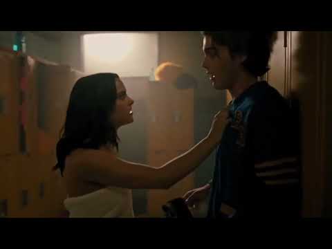 Riverdale 4x02 Girls Locker Room Scene Veronica and Cheryl￼