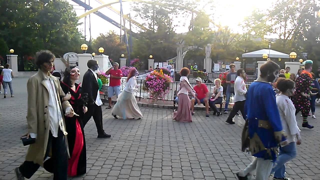 Six Flags Great Adventure FrightFest-The Awakening