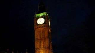London - Big Ben chimes at 10 PM