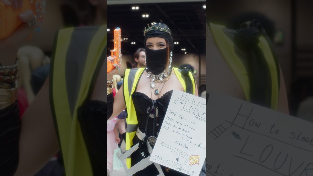 Louvre Heist Thief Cosplay at MCM Comic Con in London #shorts #louvremuseum