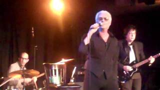 Michael Des Barres Does Bowie