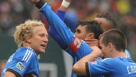 Chris Wondolowski ties the MLS record for goals in a season