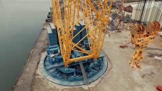 #Solutions #Howwedoit This is how Sarens assembles one of the biggest cranes in the world, the SGC