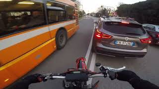 WHEELIES in BOLOGNA - KTM 125 exc -