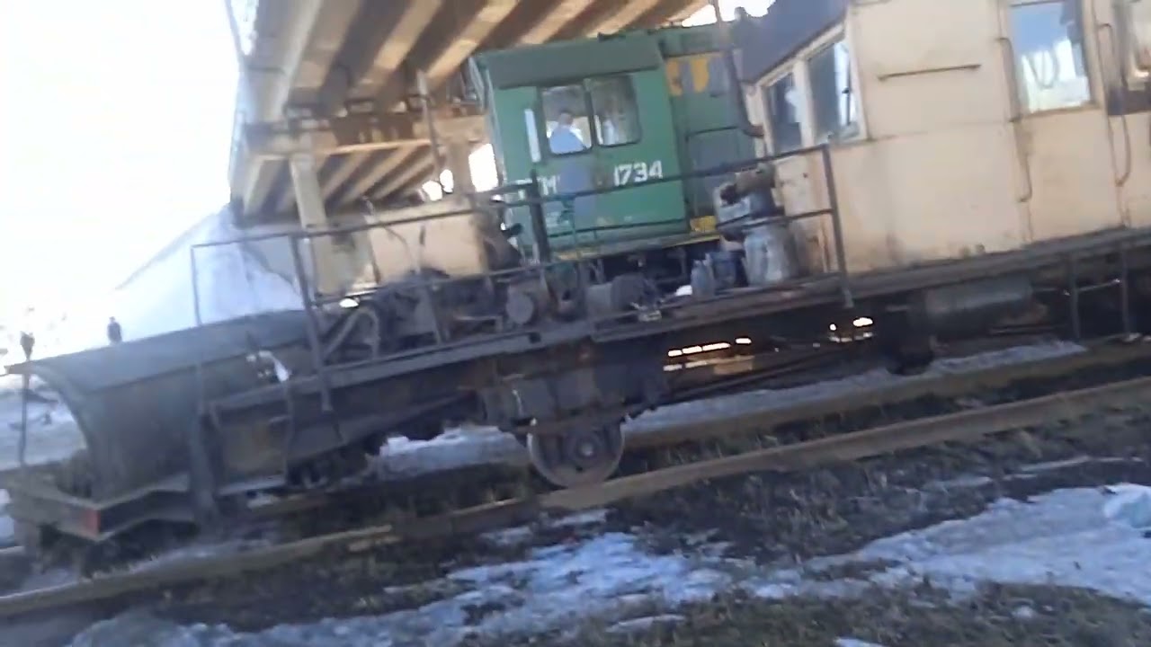 Отличный улов! Мотовоз ДМм и тепловоз ТГМ6А.