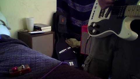 Bobby Devito demo Fuzzhugger Chalice fuzz with vibe and chorus and delay!