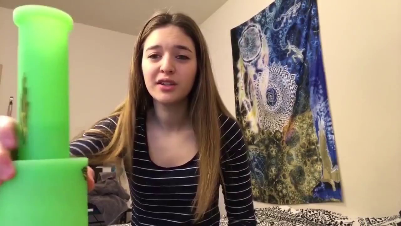 how hard does waxmaid silicone bong c can suck at table?