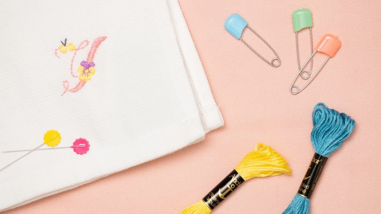 Lakit】ハンカチにワンポイント！イニシャルの刺繍をしよう by お