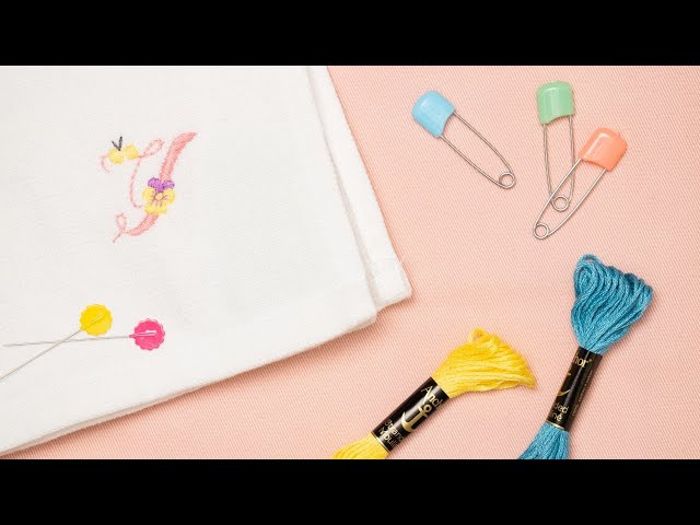Lakit】ハンカチにワンポイント！イニシャルの刺繍をしよう by お
