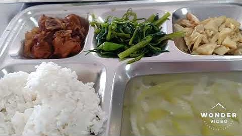 Bữa cơm công ty của công nhân như vậy nè cả nhà thấy sao